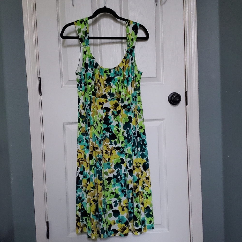 NWOT London Style Collection floral dress